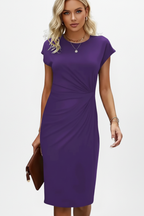 Vestido feminino ao joelho gola redonda cintura franzida manga curta