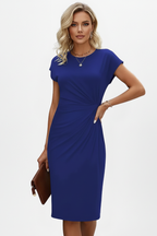 Vestido feminino ao joelho gola redonda cintura franzida manga curta