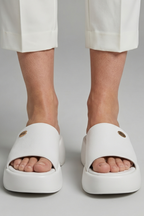 Chinelos femininos bico aberto plataforma slip-on com interior forrado em couro
