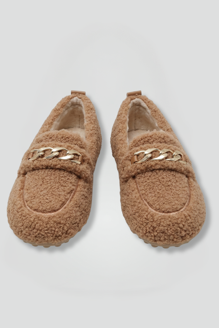 Mocassins femininos slip on com forro polar e corrente decorativa para inverno