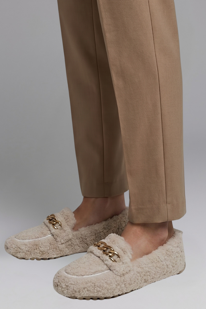 Mocassins femininos slip on com forro polar e corrente decorativa para inverno