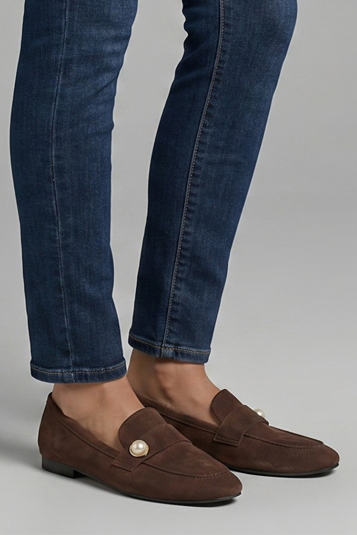 Mocassins femininos bico quadrado slip-on com tira decorativa e sola plana