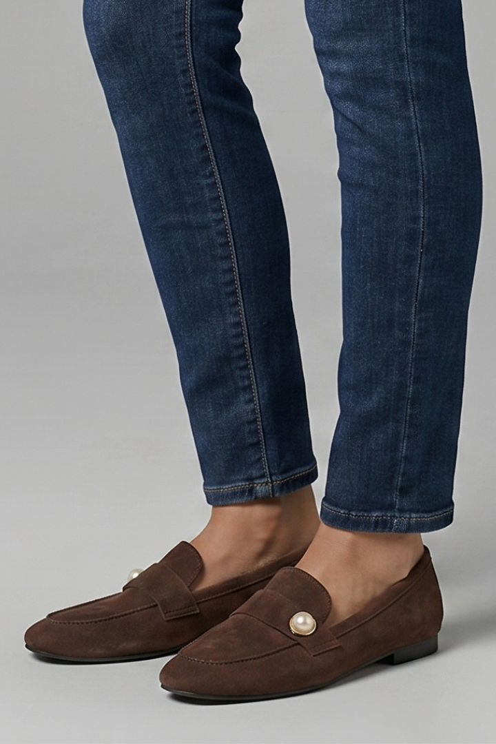 Mocassins femininos bico quadrado slip-on com tira decorativa e sola plana