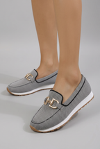 Mocassins femininos mesh texturizado slip-on com hardware metálico decorativo