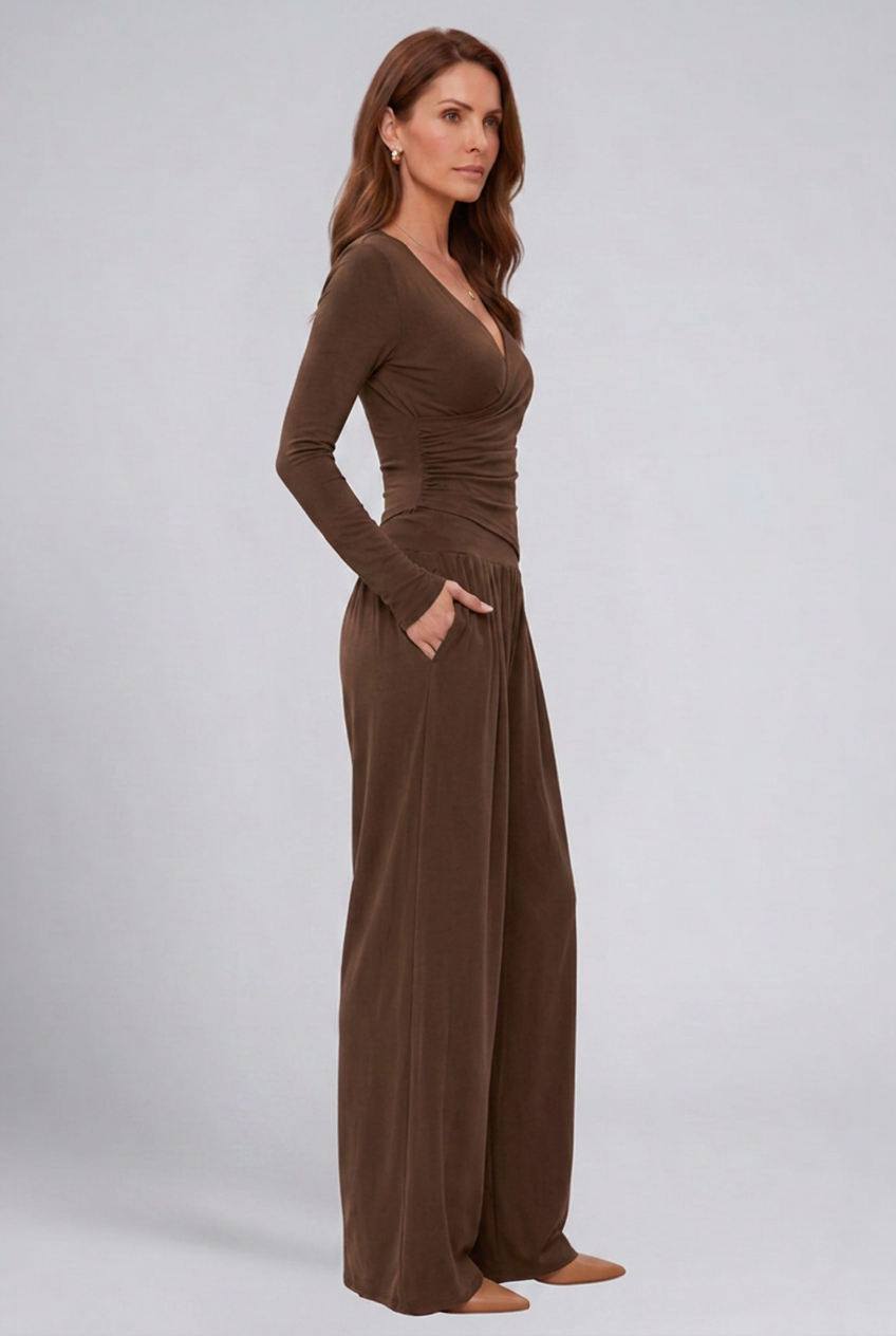 Conjunto feminino 2 peças top wrap decote V e calça wide leg comprimento total