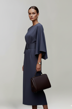 Vestido midi feminino manga larga com cinto na cintura e decote redondo