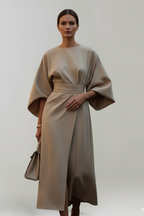 Vestido midi feminino manga larga com cinto na cintura e decote redondo