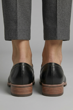 Mocassins ortopédicos femininos bico fino salto baixo slip-on preto