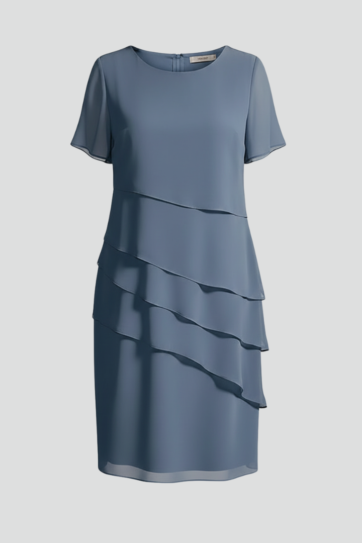 Vestido feminino manga curta com painel frontal em camadas e corte reto até o joelho