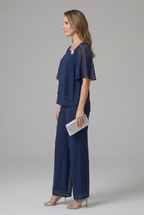 Conjunto feminino blusa em camadas e calça reta azul marinho