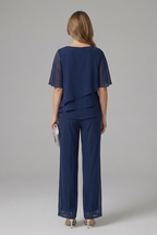 Conjunto feminino blusa em camadas e calça reta azul marinho
