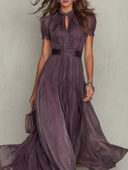 Vestido longo feminino chiffon violeta com decote em gota e detalhes em renda