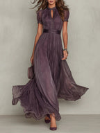 Vestido longo feminino chiffon violeta com decote em gota e detalhes em renda
