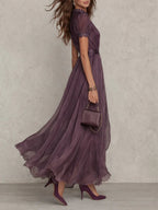 Vestido longo feminino chiffon violeta com decote em gota e detalhes em renda