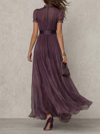 Vestido longo feminino chiffon violeta com decote em gota e detalhes em renda
