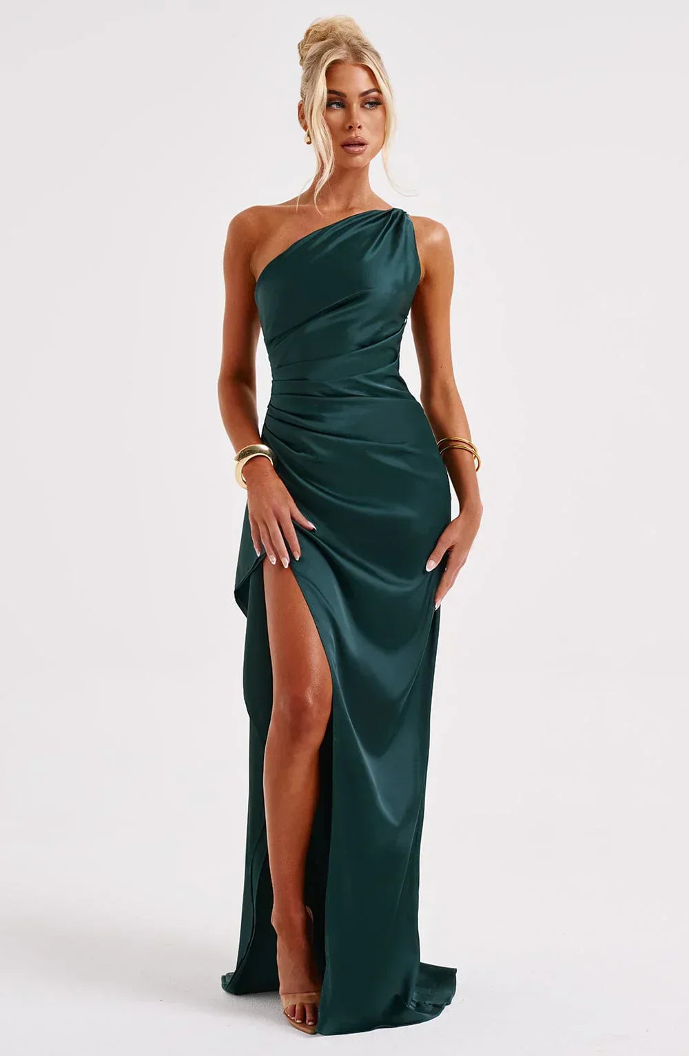 Vestido de cetim noite assimétrico ombro único com fenda lateral