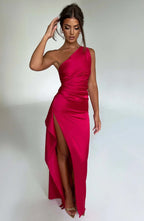 Vestido de cetim noite assimétrico ombro único com fenda lateral