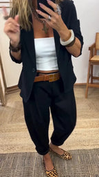 Conjunto feminino de blazer e calça slim, look executivo com botão único e bolsos