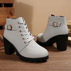 Botins de salto bloco com atacadores e fivela lateral