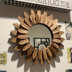 Espelho de parede redondo estilo boho em madeira com design de girassol, decorativo