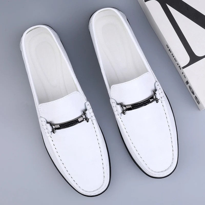 Mocassins em couro genuíno com detalhe de corda metálica e palmilha ortopédica acolchoada