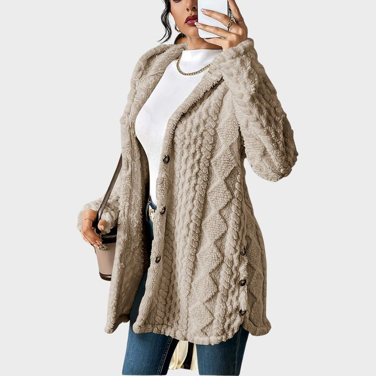 Cardigan feminino peluche oversized com capuz e abotoamento completo