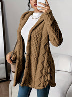 Cardigan feminino peluche oversized com capuz e abotoamento completo