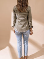 Jaqueta jeans feminina gola camisa com bolsos e botões frontais