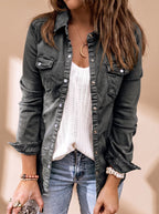 Jaqueta jeans feminina gola camisa com bolsos e botões frontais