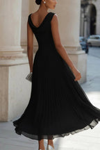 Vestido midi feminino sem mangas linha A com decote cascata e saia plissada