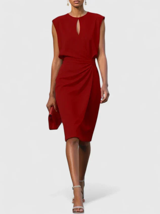 Vestido feminino liso com silhueta elegante e corte estruturado