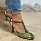 Scarpin feminino couro patchwork salto ortopédico com tira slingback ajustável