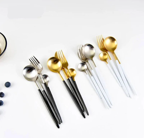 Conjunto de talheres 24 peças aço inoxidável com acabamento ouro e prata, alto brilho