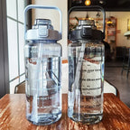 Garrafa de água 2L com canudo e marcação de tempo, para desporto e fitness, sem BPA