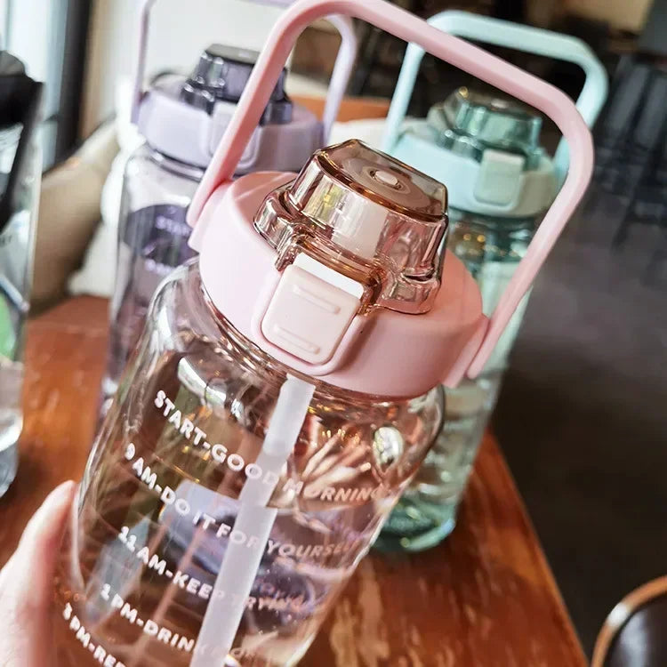 Garrafa de água 2L com canudo e marcação de tempo, para desporto e fitness, sem BPA