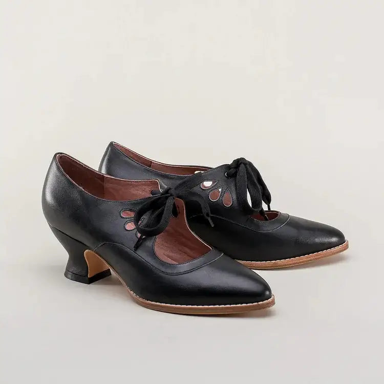 Sapatos Mary Jane femininos salto bloco baixo bico redondo com atacadores e recortes no vamp