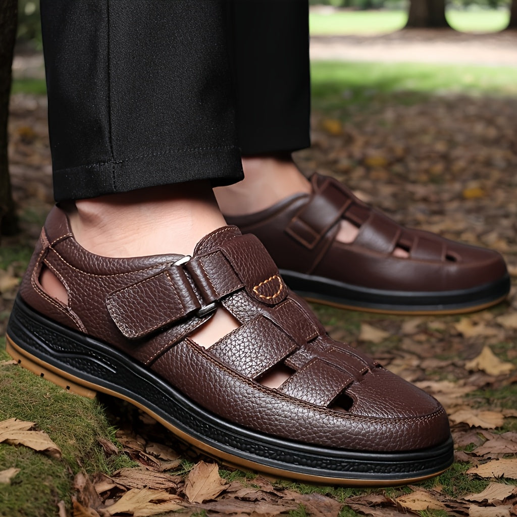 Sandálias de couro masculinas slip-on abertas em preto e castanho