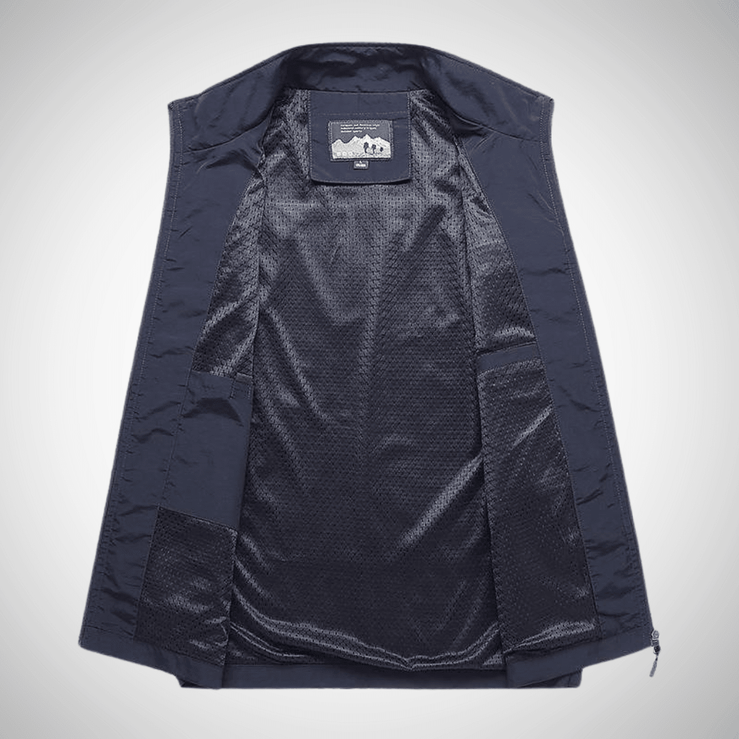 Colete masculino utility regular fit com múltiplos bolsos e gola alta