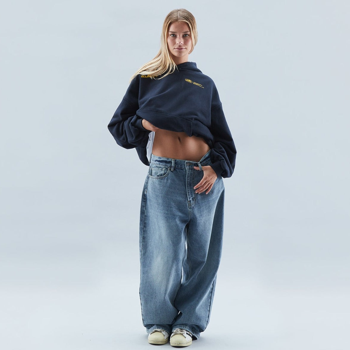 Hoodie algodão moderno unissexo com costuras reforçadas e design minimalista