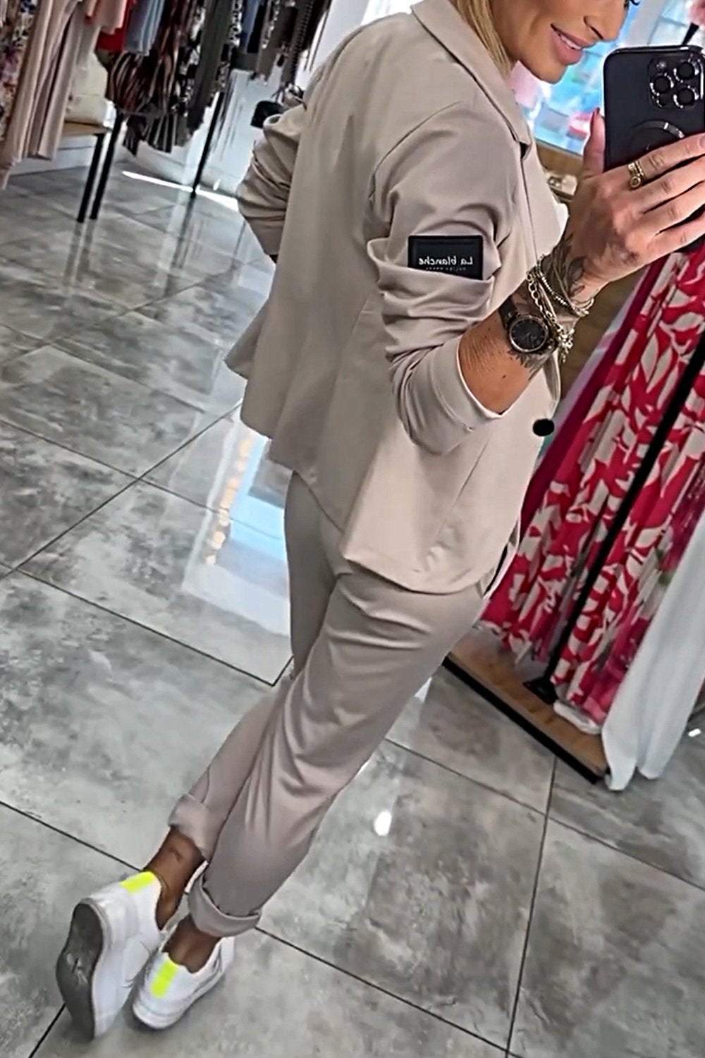 Conjunto feminino 2 peças blazer e calça cintura elástica pernas retas