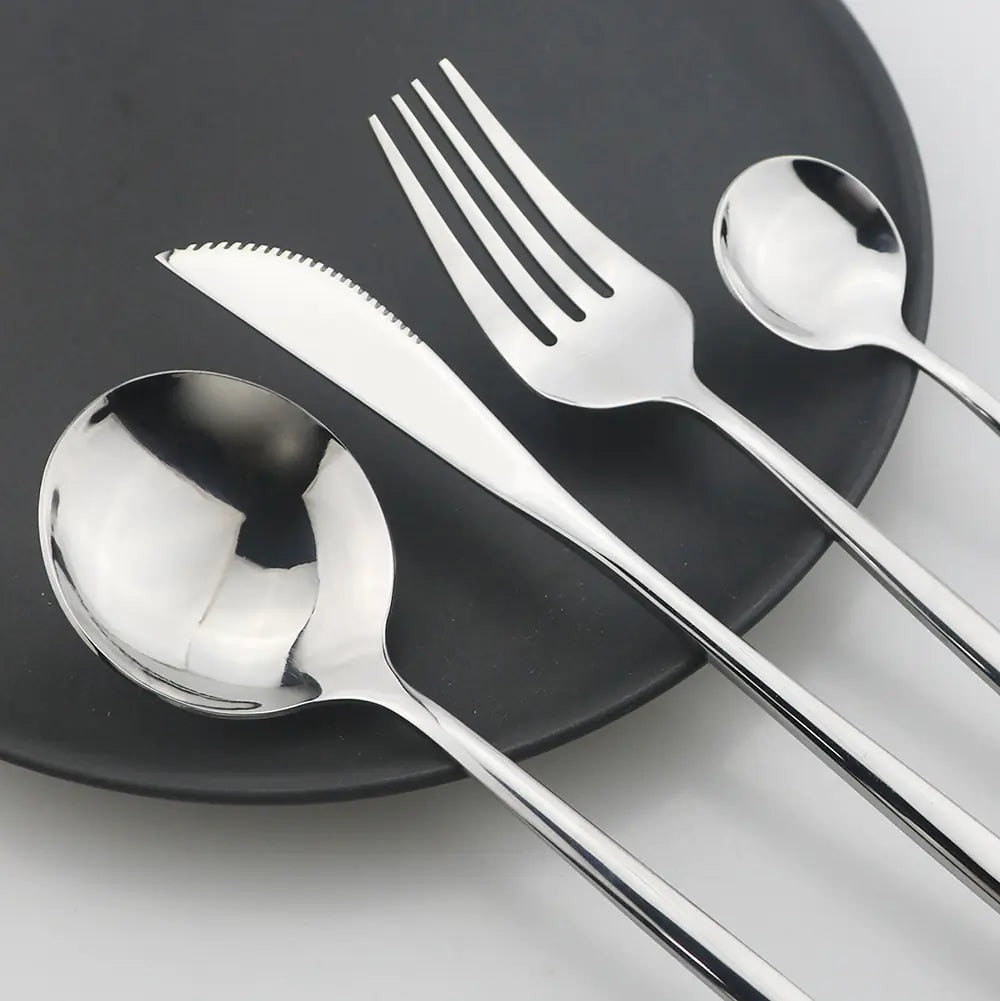 Conjunto de talheres em aço inox 24 peças com acabamento dourado e cabos coloridos preto, branco e rosa