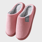 Pantufas femininas quentes e macias disponíveis em várias cores