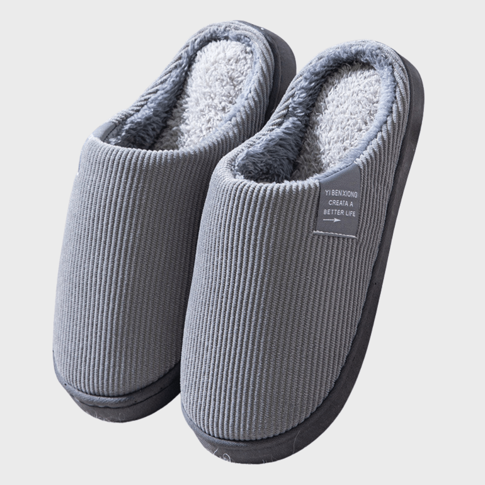Pantufas femininas quentes e macias disponíveis em várias cores