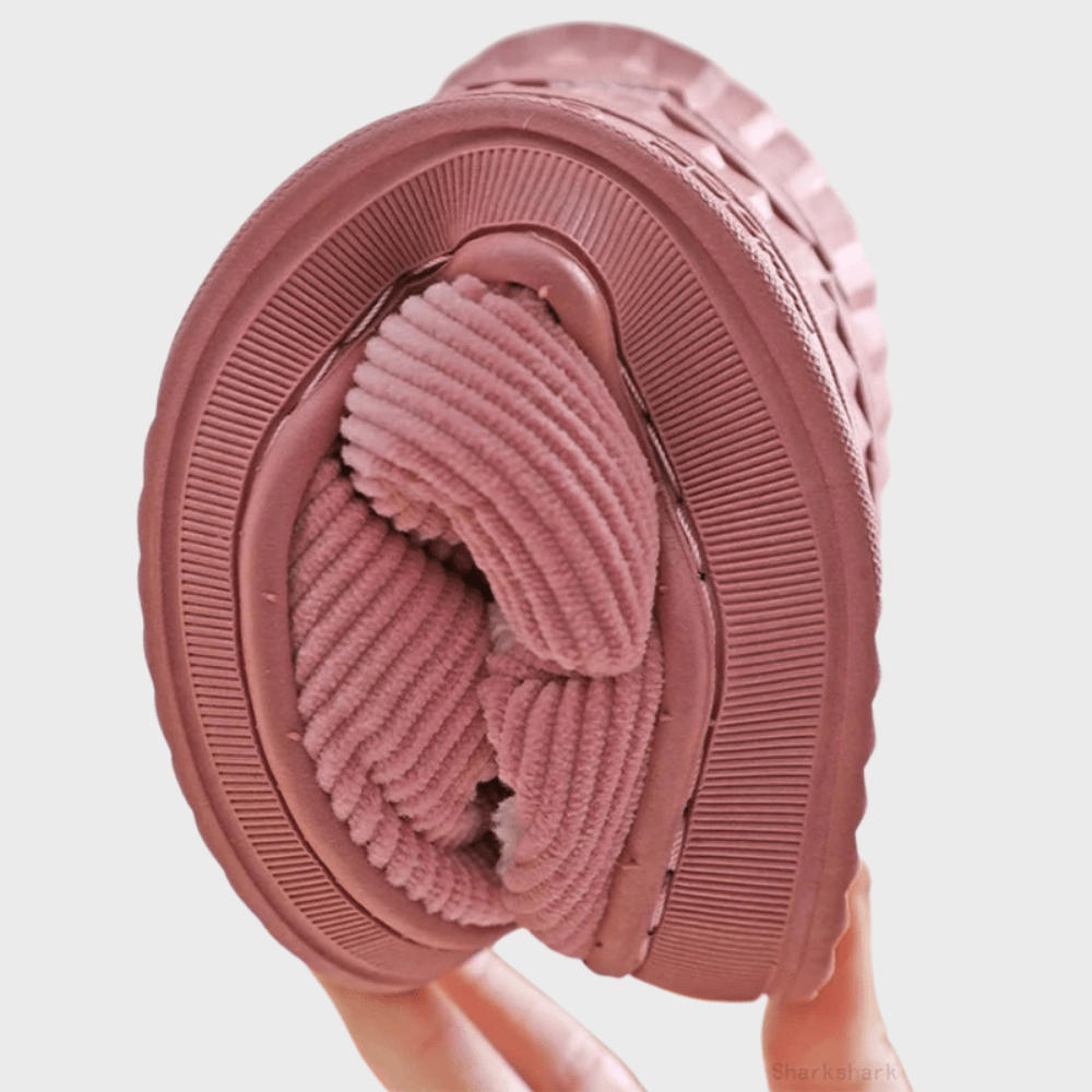 Pantufas femininas quentes e macias disponíveis em várias cores