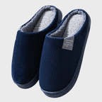Pantufas femininas quentes e macias disponíveis em várias cores