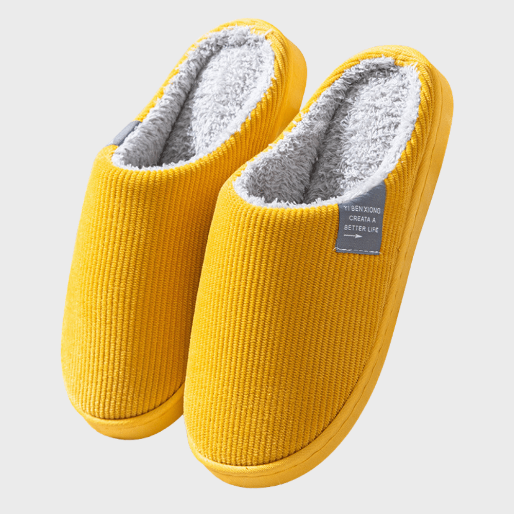 Pantufas femininas quentes e macias disponíveis em várias cores