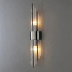 Aplique de parede LED com cristal e acabamento dourado, design moderno para interiores