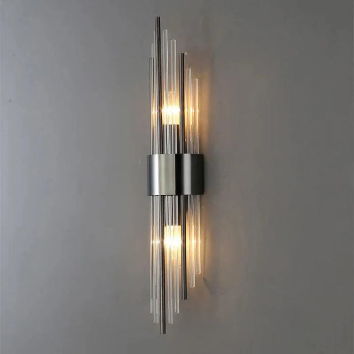 Aplique de parede LED com cristal e acabamento dourado, design moderno para interiores