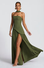 Vestido maxi mulher corpete sem alças com fenda lateral elegante