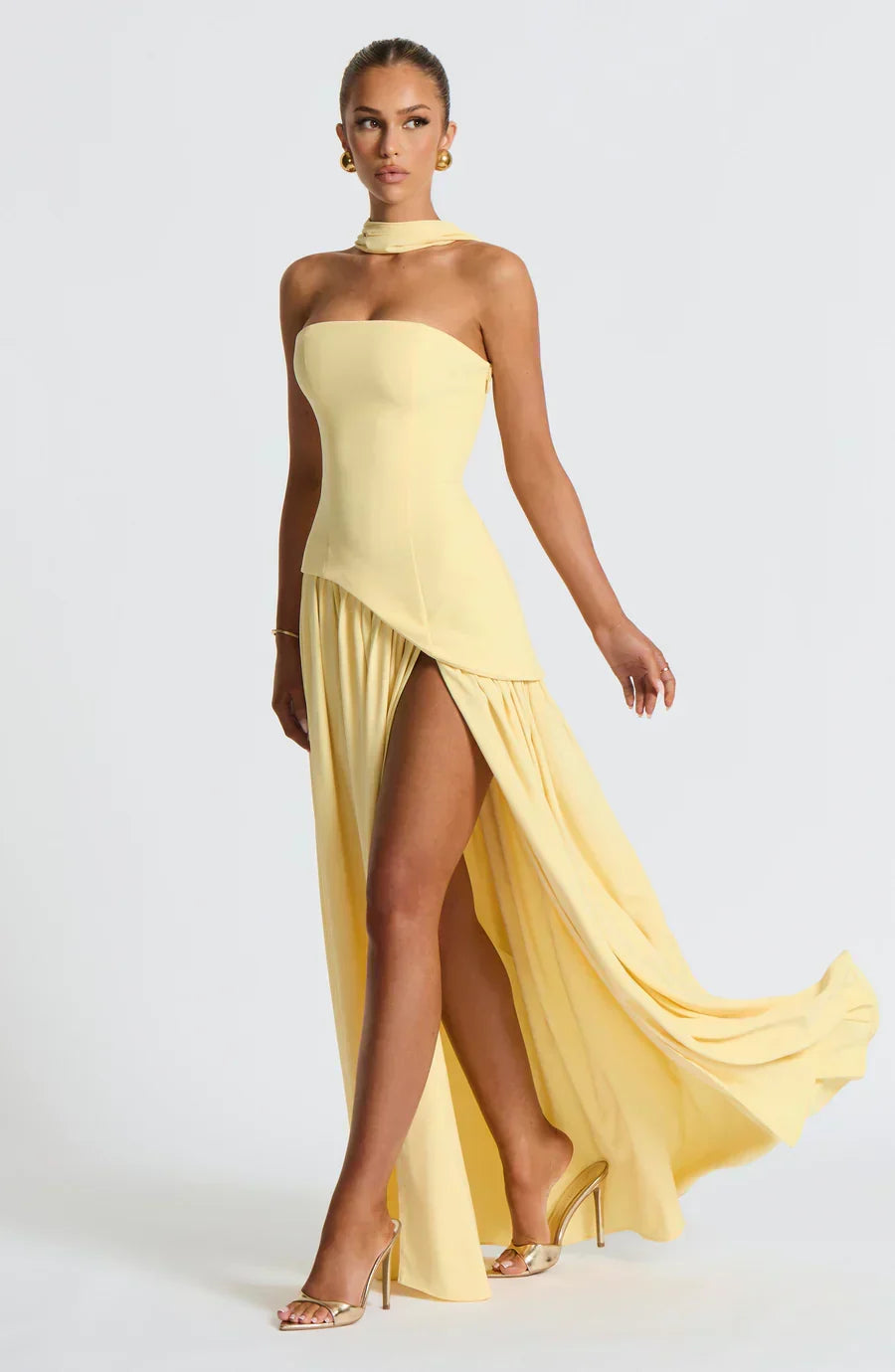 Vestido maxi mulher corpete sem alças com fenda lateral elegante
